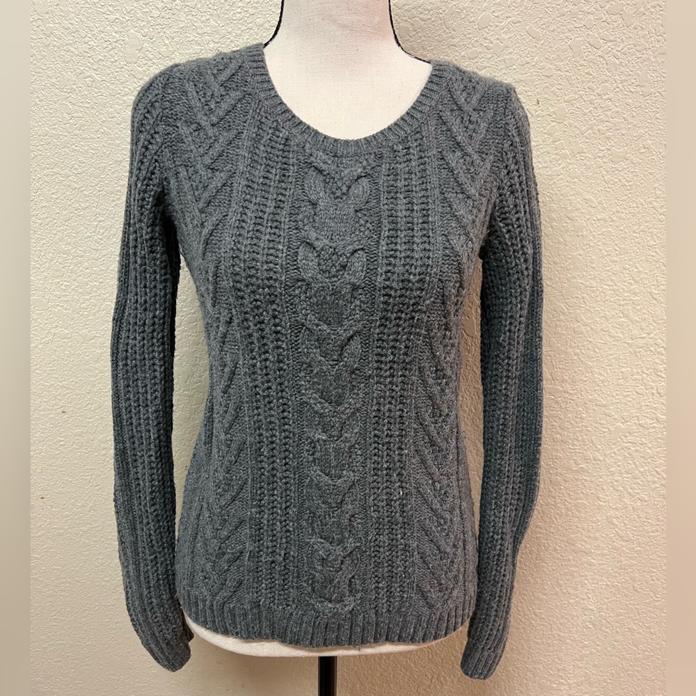 Gap cable knit sweater